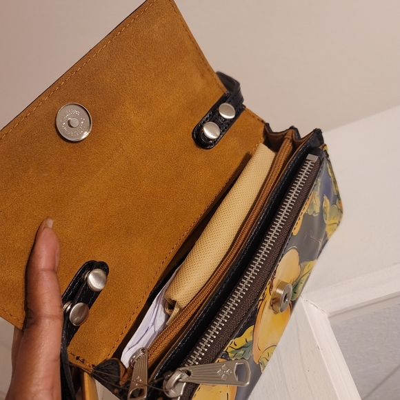 ***SOLD***Patricia Nash Crossbody - Picture 6 of 10
